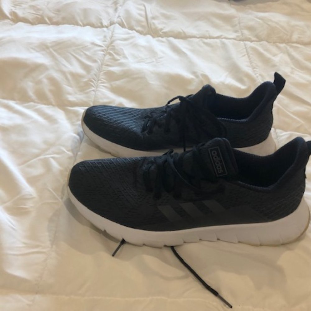 Adidas Sneakers